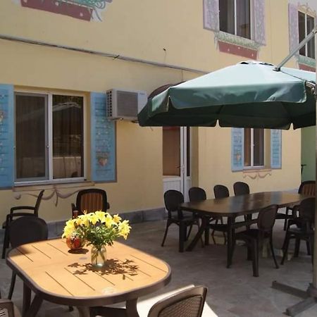 Bonjour House Hotel Jerevan Buitenkant foto