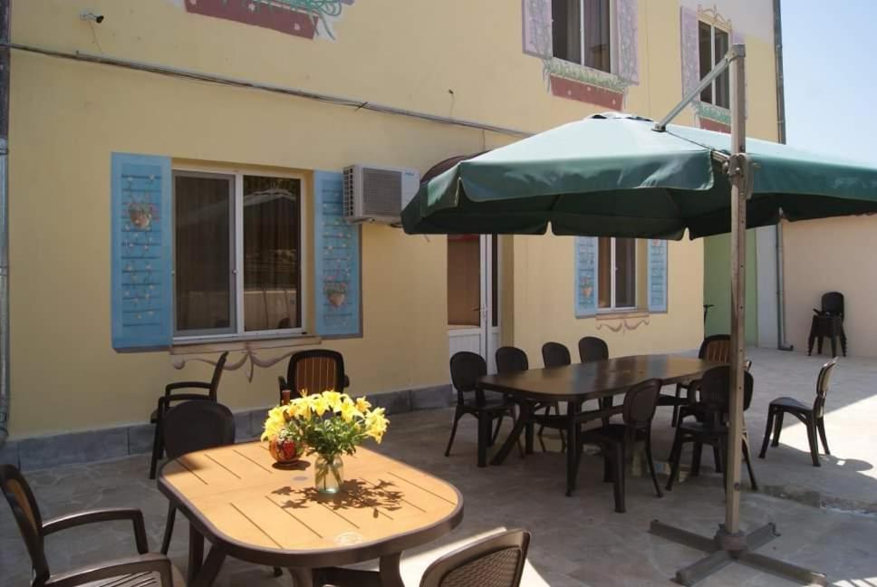 Bonjour House Hotel Jerevan Buitenkant foto