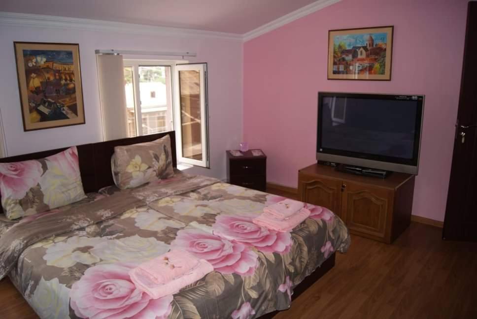 Bonjour House Hotel Jerevan Buitenkant foto