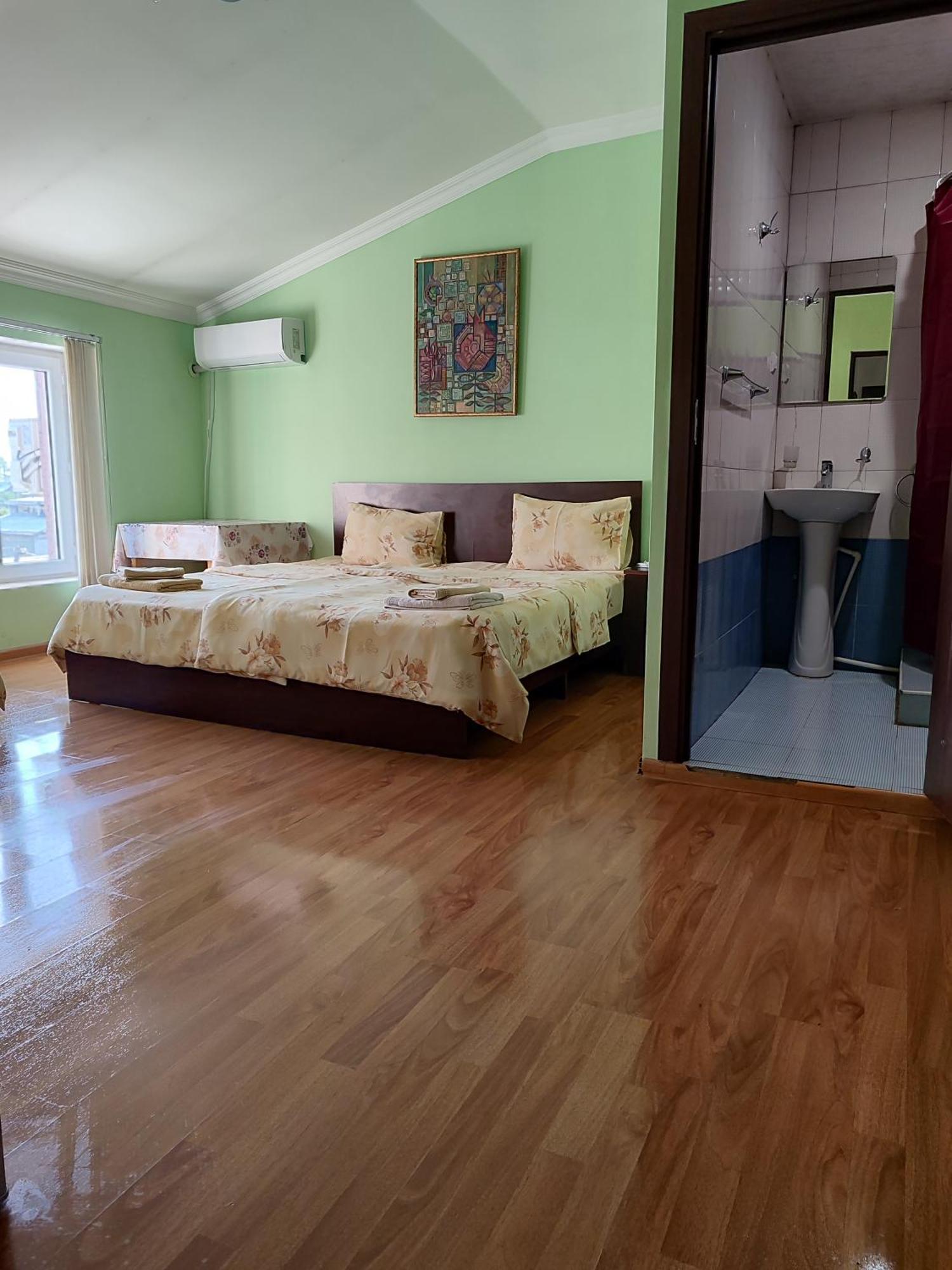 Bonjour House Hotel Jerevan Buitenkant foto